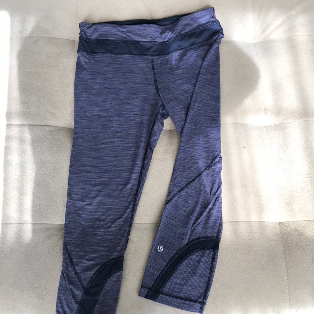 Awesome lululemon Capri leggings - Picture 1 of 3